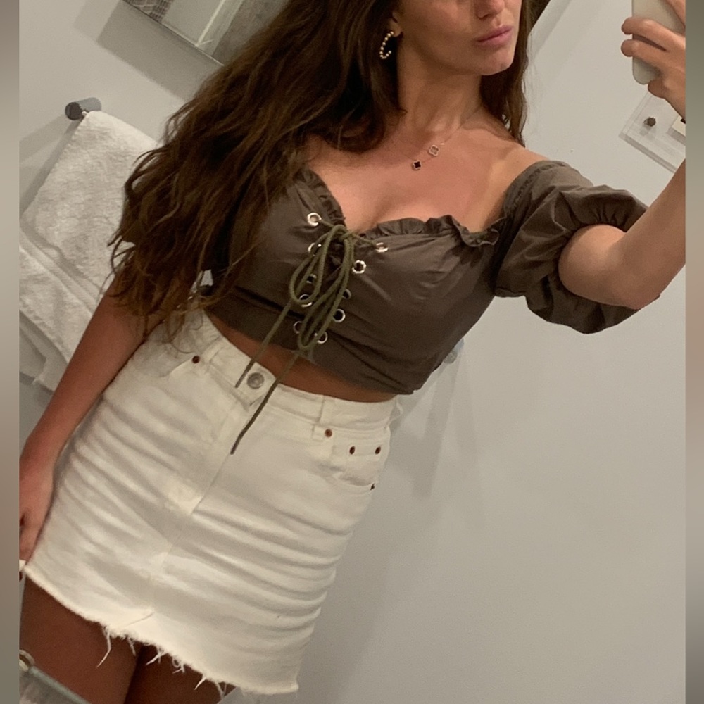 I am Gia top size medium
